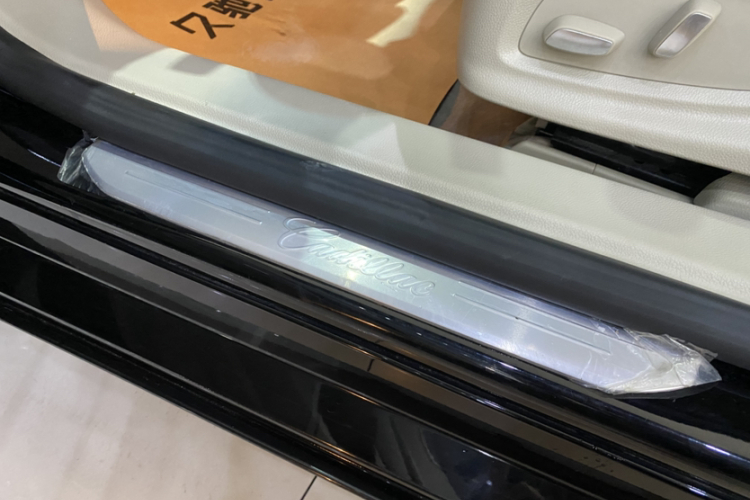 凯迪拉克XTS 2016款 28T 技术型中控内饰7009