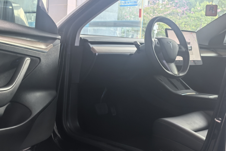 特斯拉 Model 3 2022款 后轮驱动版中控内饰7004