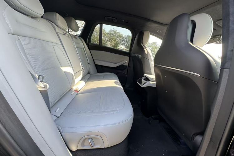 蔚来ES6 2024款 75kWh车身外观6011