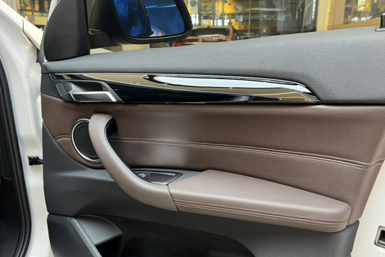 宝马X1 2019款 xDrive20Li 尊享型中控内饰7002