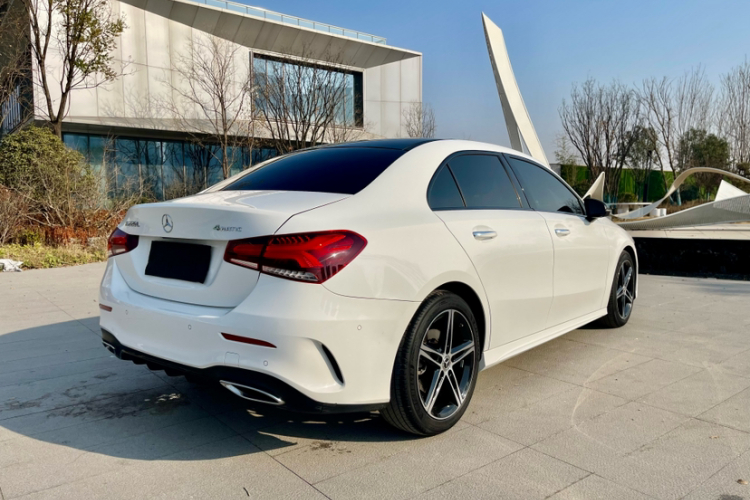 奔驰A级 2020款 A 220 L 4MATIC 运动轿车车身外观6005