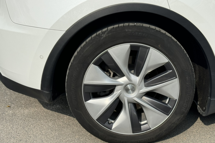 特斯拉 Model Y 2021款 标准续航后驱版车身外观6002