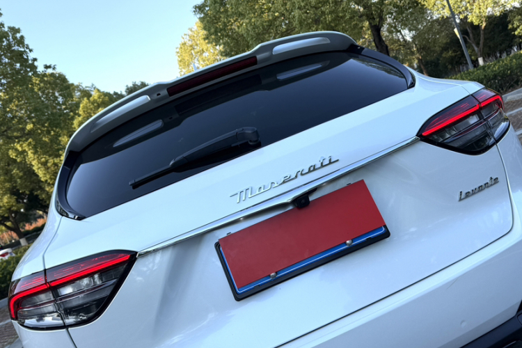 玛莎拉蒂 Levante 2022款 3.0T Modena车身外观6007