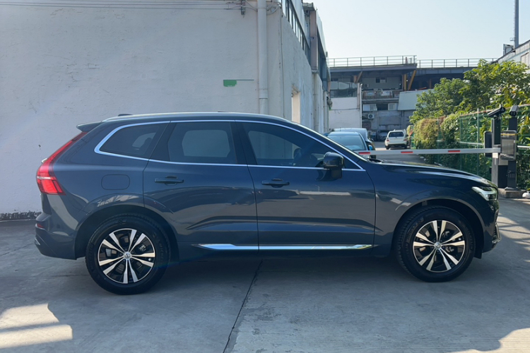 沃尔沃XC60 2023款 B5 四驱智逸豪华版车身外观6002