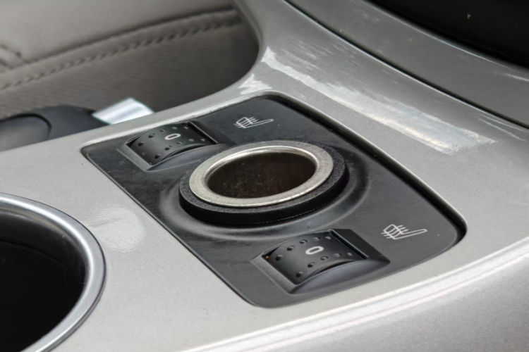 福特 翼虎 2013款 2.0L GTDi 四驱尊贵型中控内饰7014