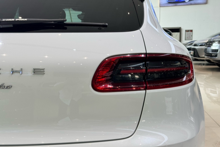 保时捷 2016款 Macan Turbo 3.6T车身外观6005