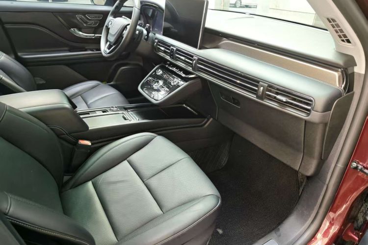 林肯 冒险家 2022款 2.0T 两驱尊雅版中控内饰7004