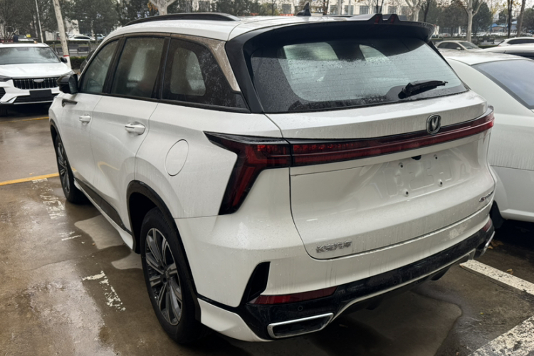 长安CS75 PLUS 2024款 第三代 冠军版 1.5T 智驾劲航型车身外观6003