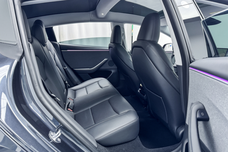 特斯拉 Model 3 2023款 后轮驱动版中控内饰7008
