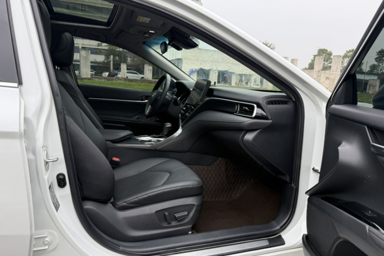 丰田 凯美瑞 2021款 2.0G 豪华版中控内饰7009