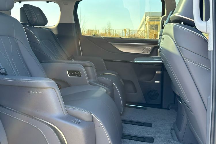 别克GL8 2026款 陆尊 尊享版中控内饰7002