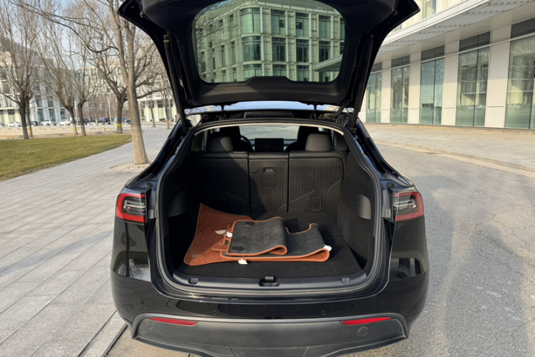 特斯拉 Model Y 2023款 长续航全轮驱动版车身外观6004