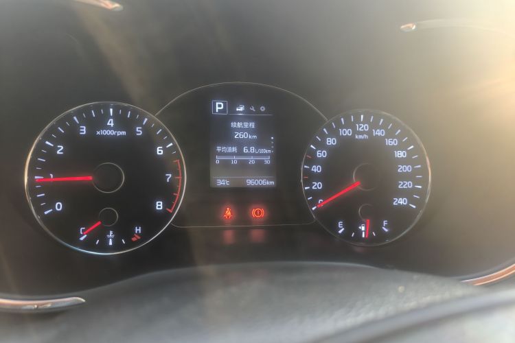 起亚K3 2017款  1.6L 自动15周年特别版GLS中控内饰15