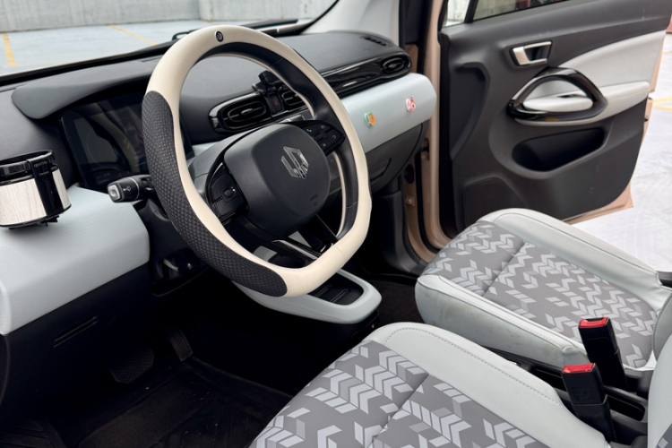 零跑汽车 零跑T03 2022款 耀金版中控内饰7002