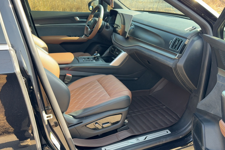 比亚迪 唐新能源 2021款 DM-i 112KM 尊贵型局部细节41