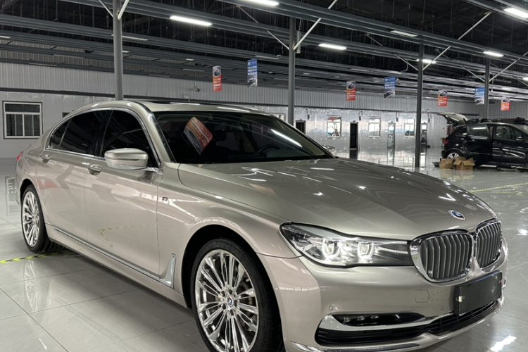 宝马7系 2018款 730Li 领先型 卓越套装车身外观6005