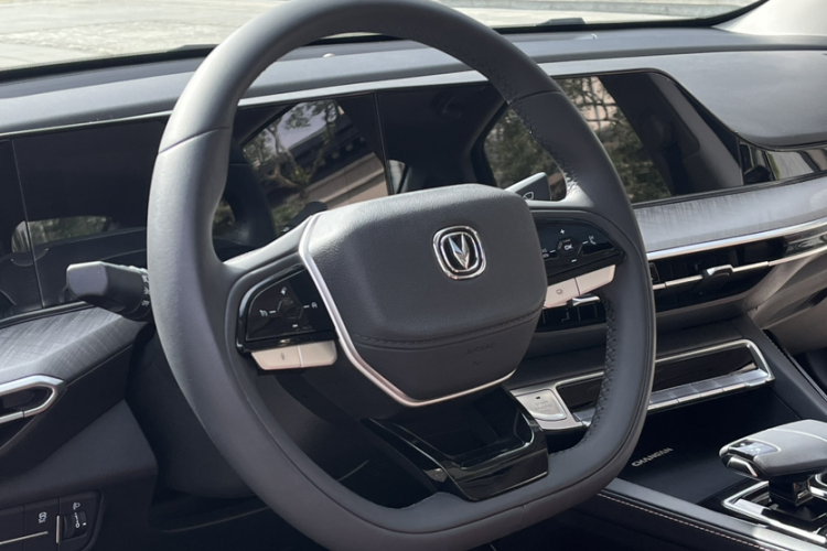 长安 逸动 2024款 PLUS 蓝鲸NE 1.4T GDI DCT高能版中控内饰7003