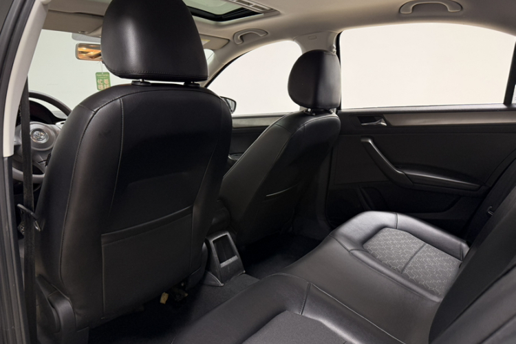 大众 桑塔纳 2015款 1.6L 手动舒适版中控内饰7004