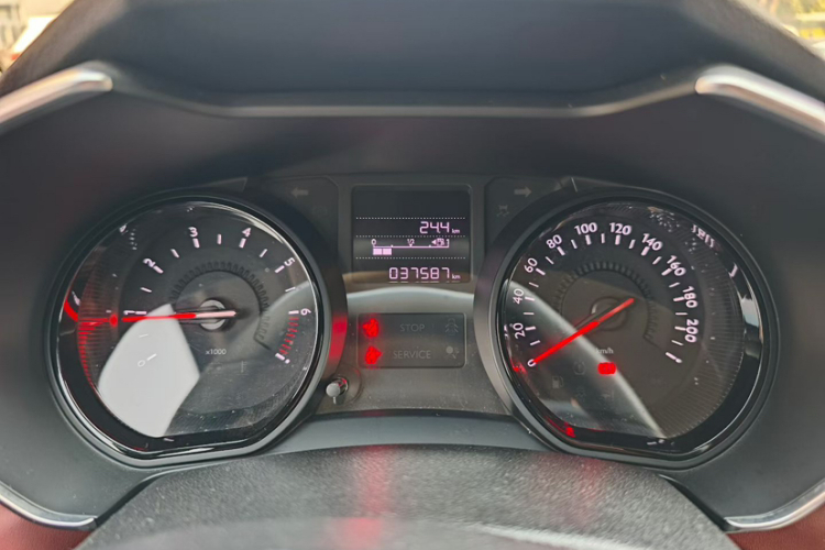 雪铁龙C3-XR 2018款 230THP 手动先锋型中控内饰15