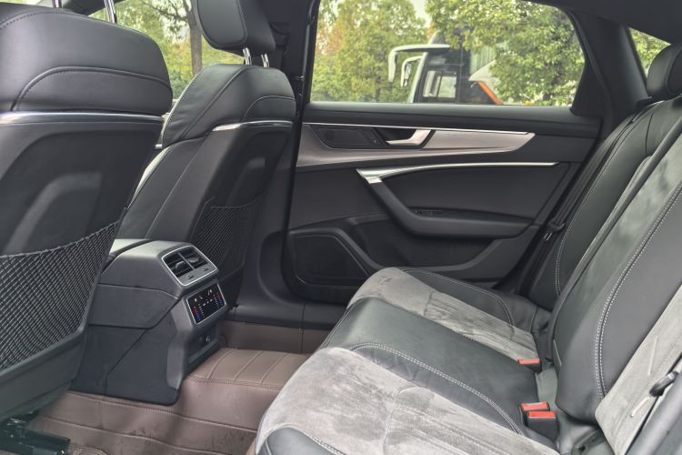 奥迪A6L 2021款 45 TFSI 臻选动感型中控内饰7002