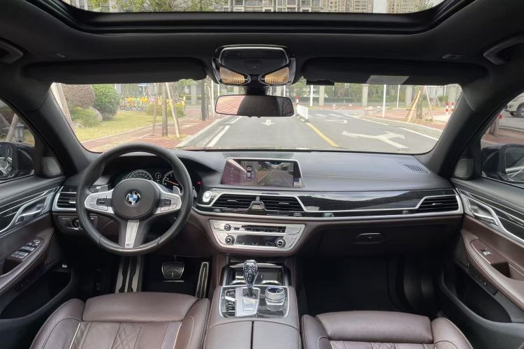 宝马7系 2018款 740Li 领先型 M运动套装中控内饰7003