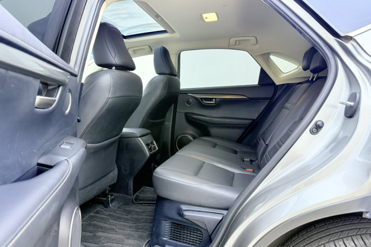 雷克萨斯NX 2016款 200 全驱 锋尚版中控内饰7003