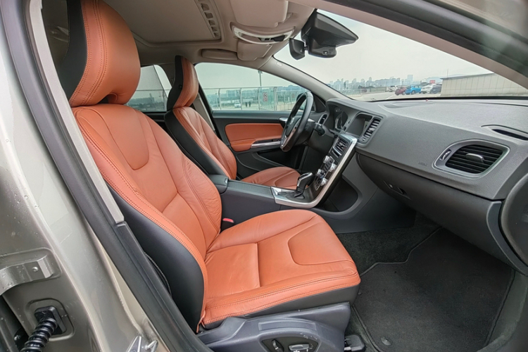 沃尔沃S60 2014款 S60L T5 智驭版中控内饰7003