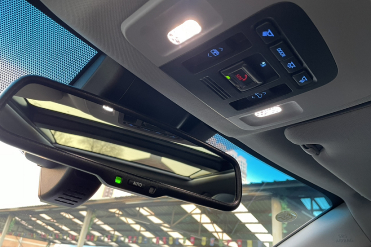 丰田 凯美瑞 2021款 2.5G 豪华版局部细节9013