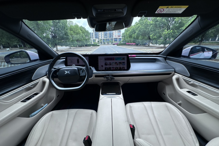 小鹏P7 2022款 625E中控内饰7001