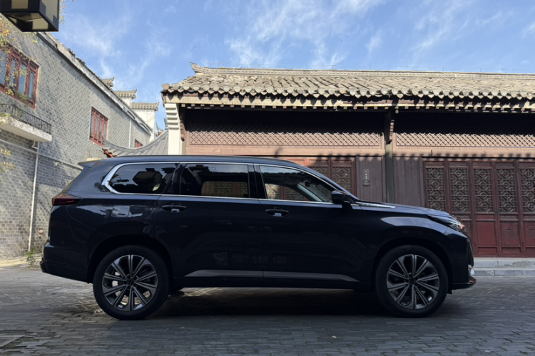 星途揽月 2023款 400T 四驱星尊版 6座车身外观6005