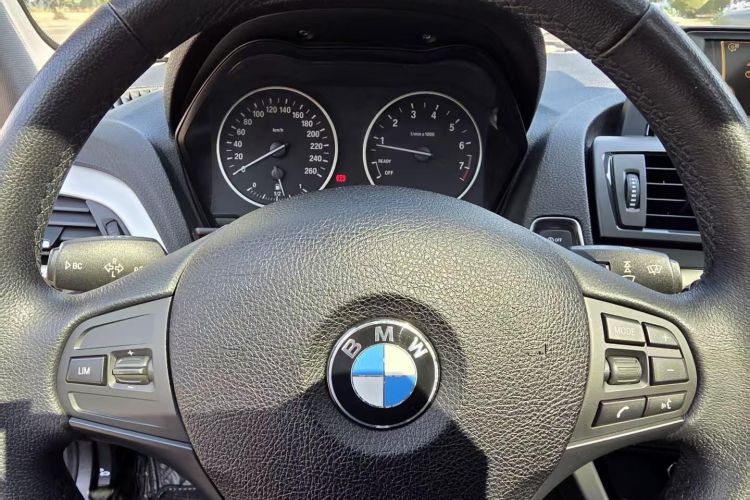 宝马1系(进口) 2013款 改款 116i 领先型局部细节9002