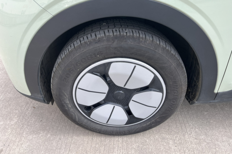 吉利银河 星愿 2025款 310km 青春版车身外观6002