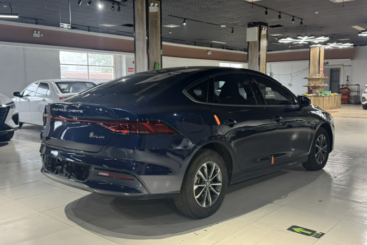 比亚迪 秦PLUS 2023款 冠军版 DM-i 55KM领先型车身外观6005