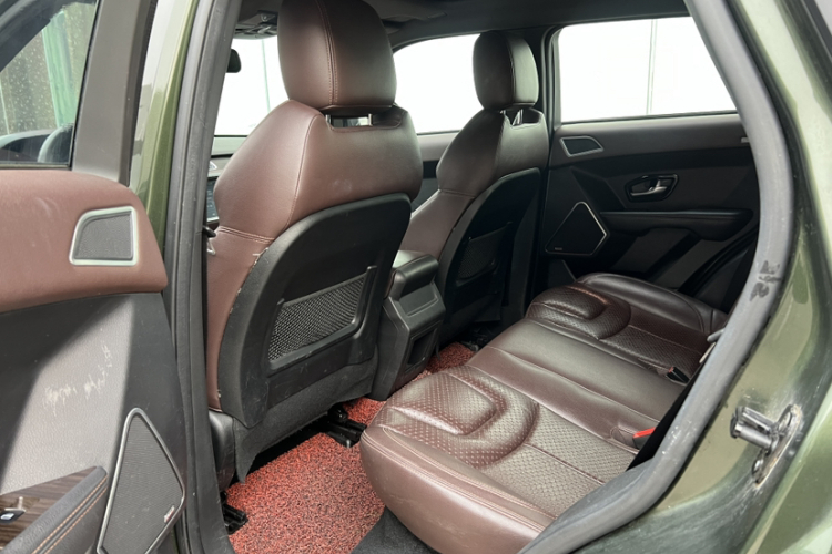 陆风X7 2015款 2.0T 全景尊贵版中控内饰7006