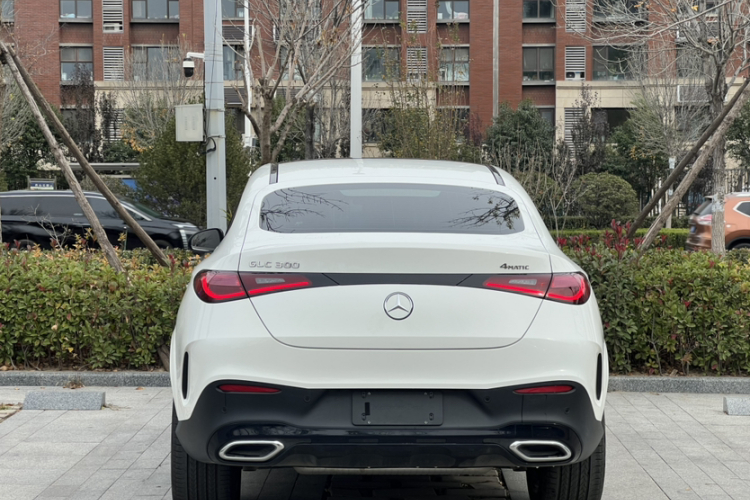 奔驰GLC轿跑 2024款 GLC 300 4MATIC 轿跑SUV车身外观6004