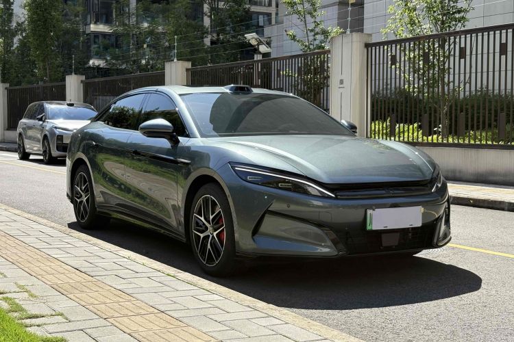 比亚迪 汉L 2025款 DM-p 四驱激光雷达旗舰型车身外观6002