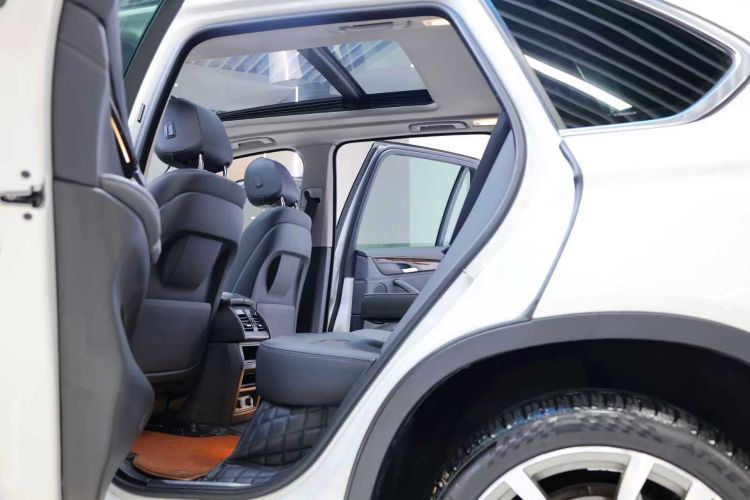 宝马X5(进口) 2019款 xDrive40i M运动套装中控内饰7008