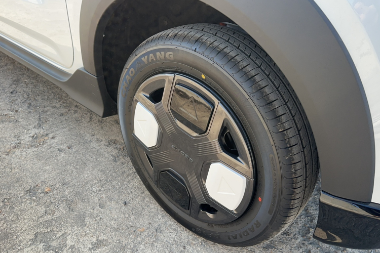 吉利银河 2025款 210km 熊猫卡丁局部细节9001