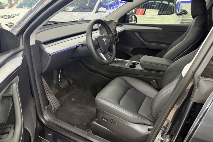 特斯拉 Model Y 2024款 后轮驱动版车身外观6009