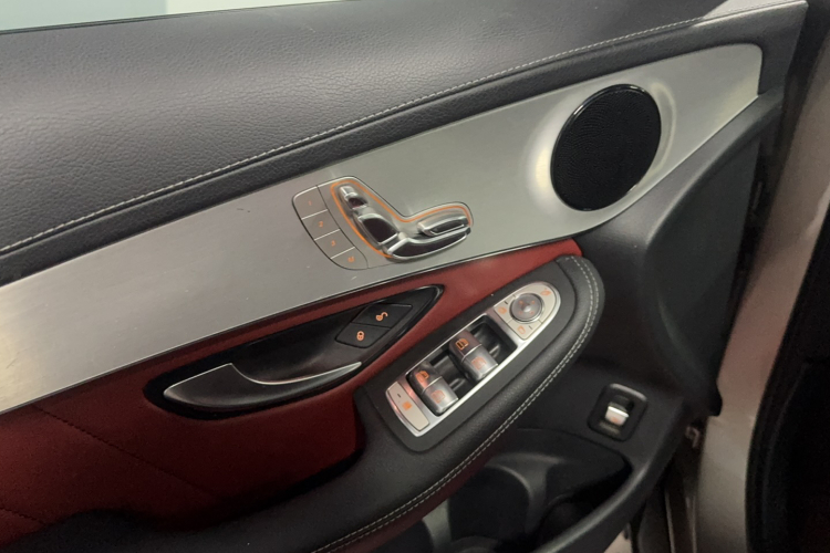 奔驰GLC轿跑 2020款 GLC 260 4MATIC 轿跑SUV车身外观6004