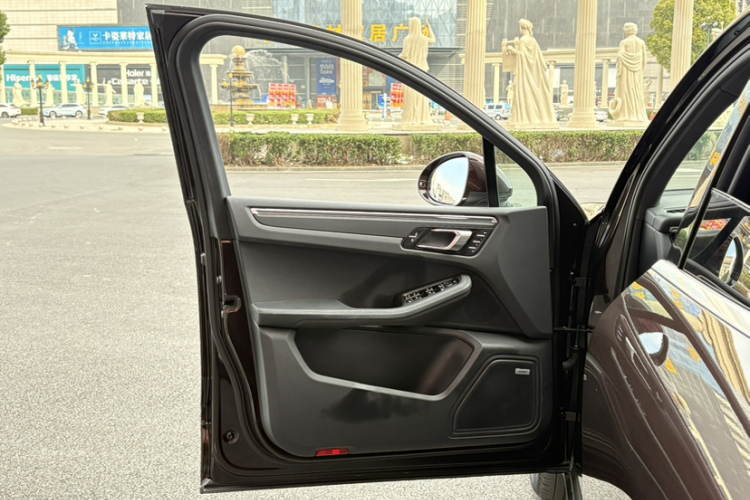 保时捷 2020款 Macan 2.0T中控内饰7004