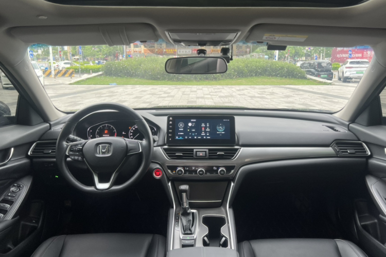 本田 雅阁 2022款 260TURBO 豪华版中控内饰7001