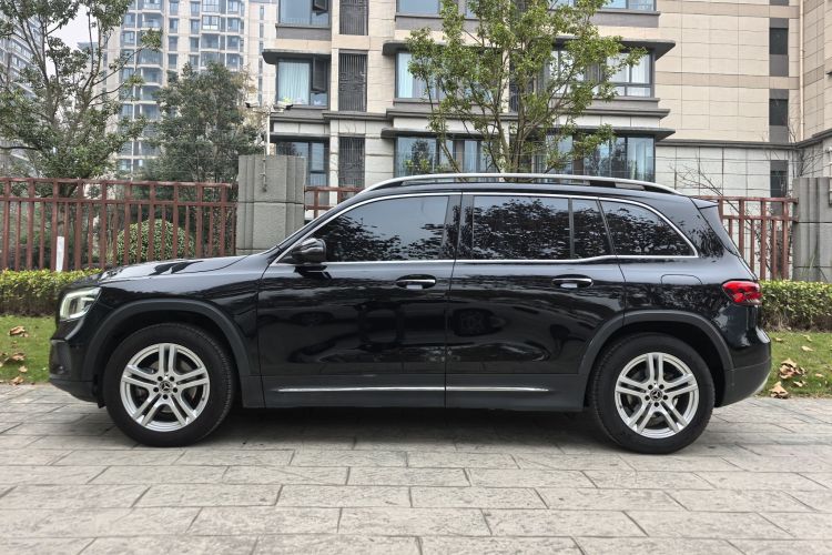 奔驰GLB 2021款 GLB 200 动感型车身外观6002