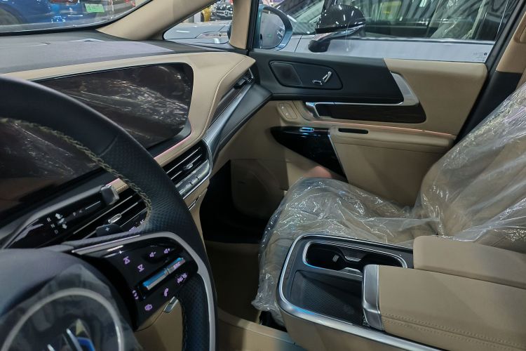 别克 世纪 2023款 2.0T 七座臻享款中控内饰7006