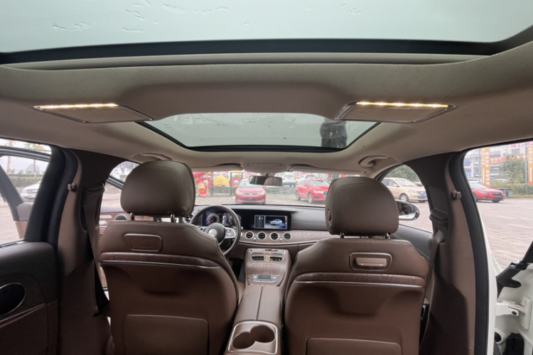 奔驰E级 2019款 E 300 L 时尚型局部细节22