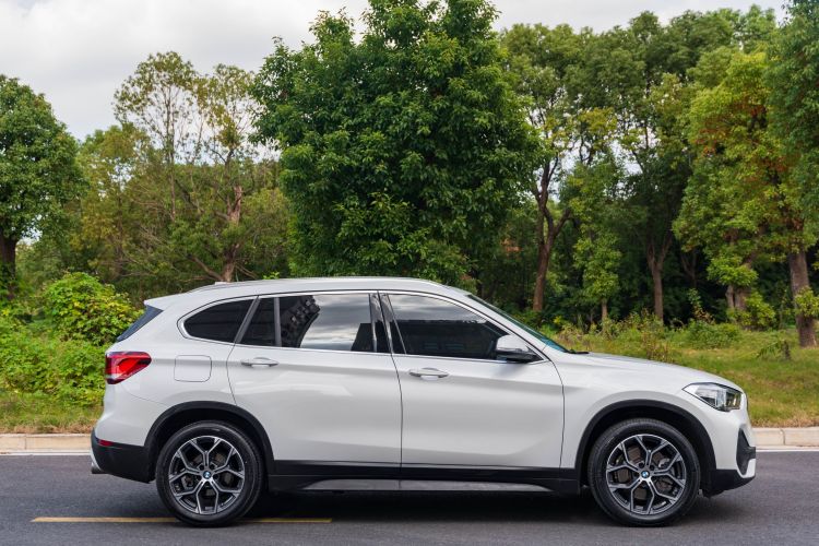 宝马X1 2021款 改款 sDrive25Li 领先型车身外观6007