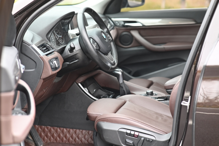 宝马X1 2016款 sDrive18Li 豪华型中控内饰7001