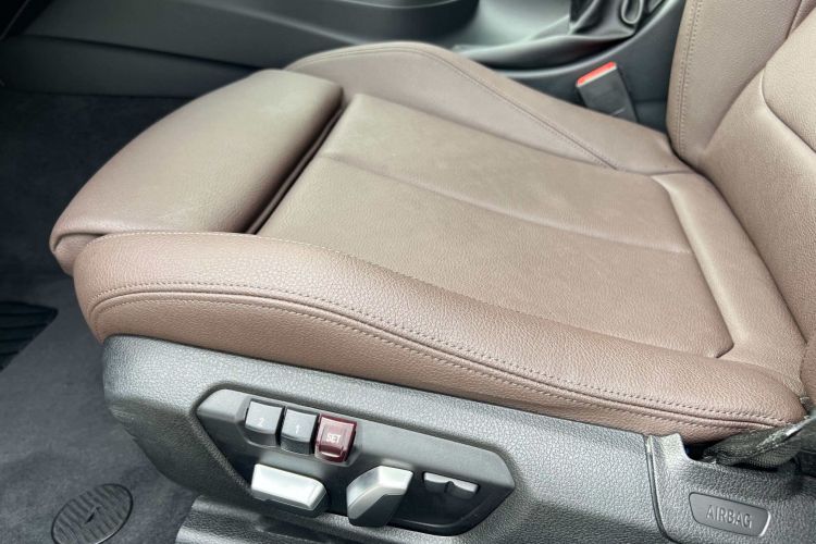 宝马3系 2018款 320Li 领先型M运动套装局部细节19