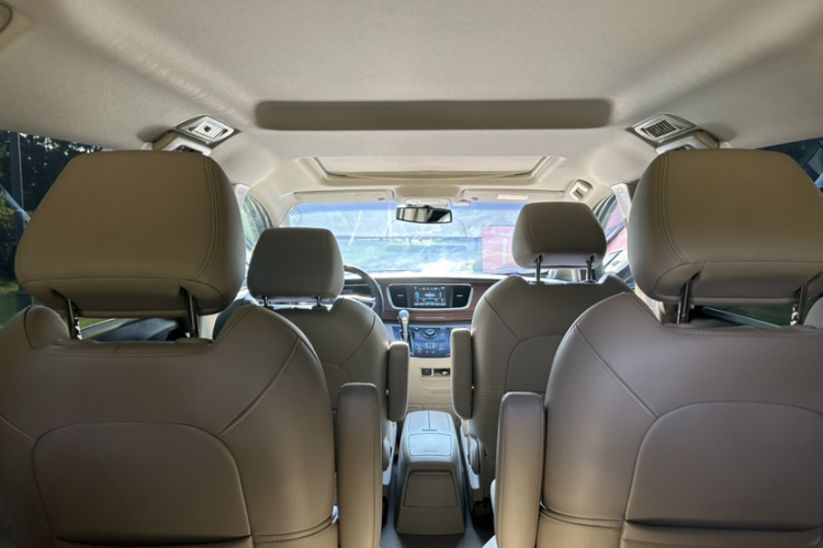 别克GL8 2018款 28T 豪华型 国VI中控内饰7007