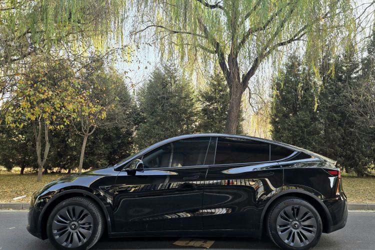 特斯拉 Model Y 2022款 改款 后轮驱动版车身外观6003